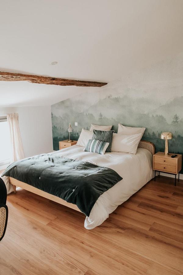 Chateau La Grande Clotte Lussac  Room photo