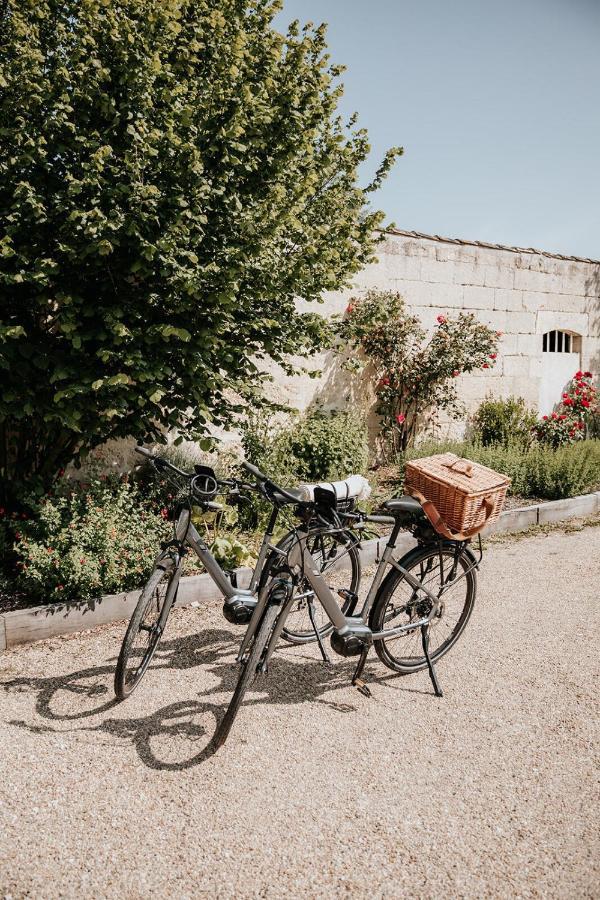 Chateau La Grande Clotte Bed & Breakfast Lussac  Exterior photo